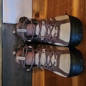 Columbia Omni Grip mid top hiking boots Womens 8